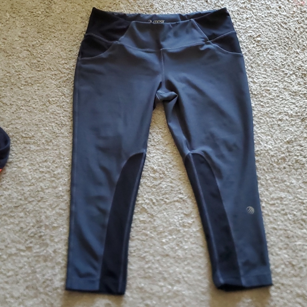 MPG Slimming Capris